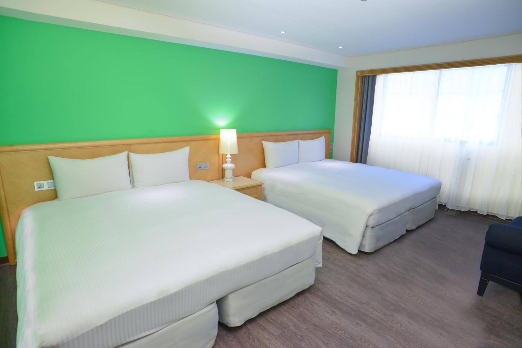 Green World Triple Beds Taipei Extérieur photo
