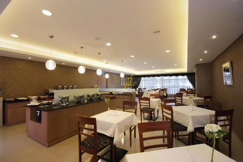 Green World Triple Beds Taipei Extérieur photo