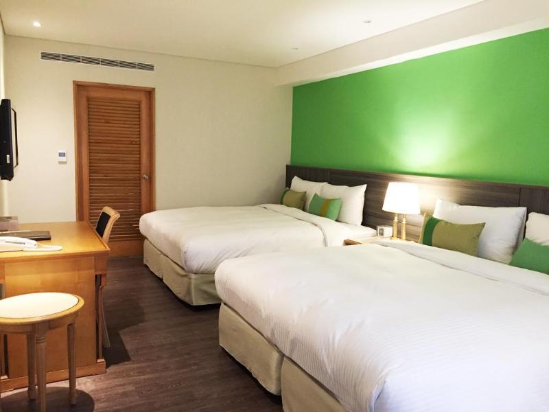 Green World Triple Beds Taipei Extérieur photo